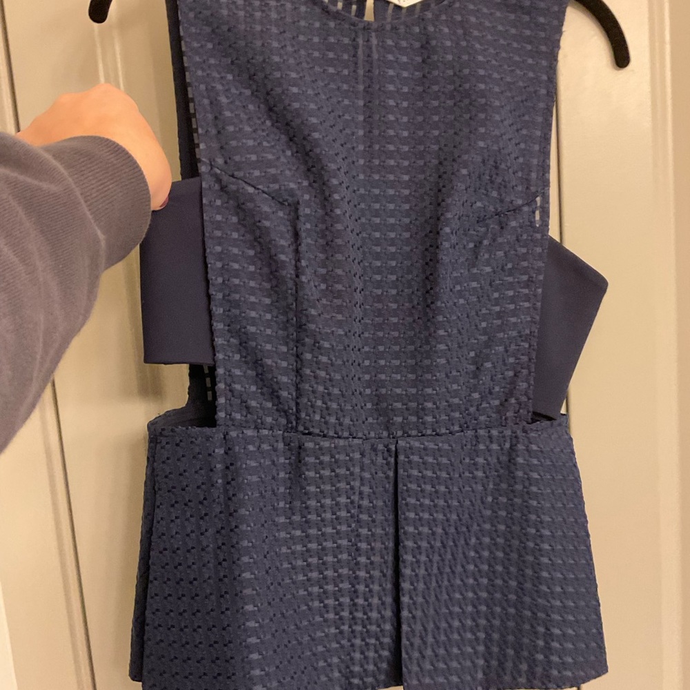 Navy Cutout Top Size 4 - Picture 4 of 4